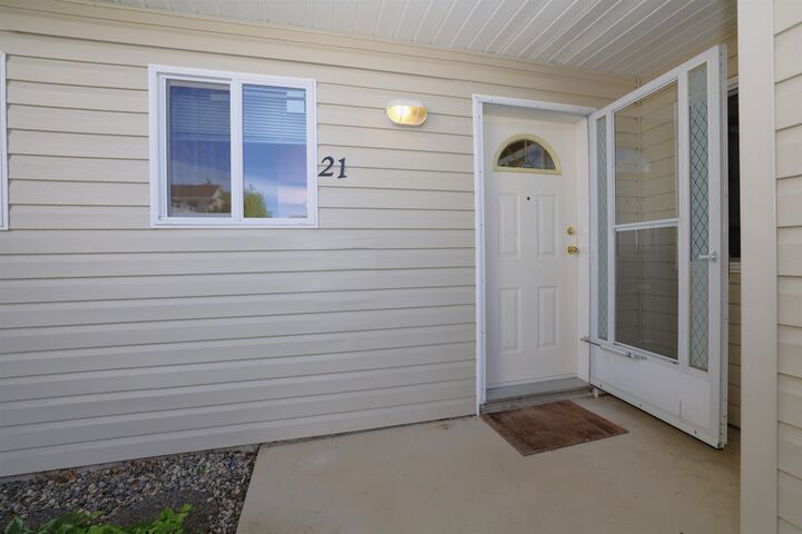 Property Photo: 5610 Trail Avenue 21 BC V7Z 0H8
