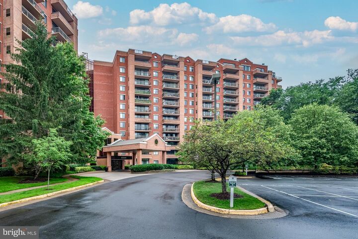 Property Photo: 2230 George C Marshall Drive 517 VA 22043