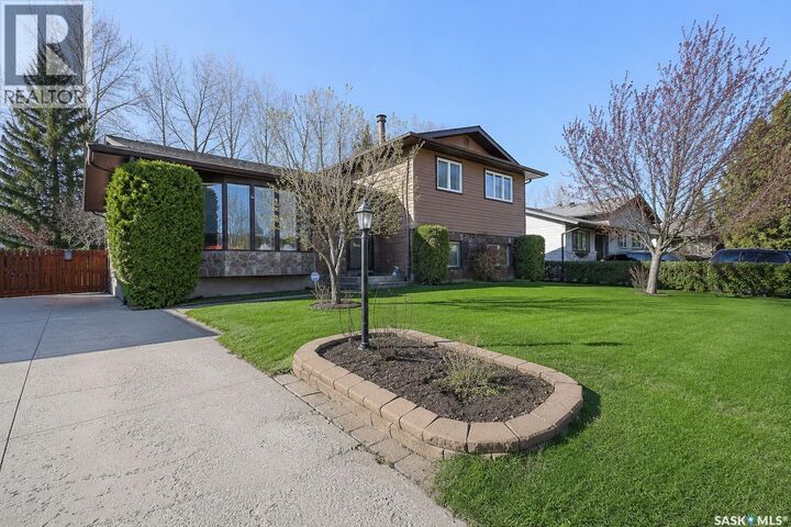 Property Photo:  1010 Woodman Crescent  SK S6V 6L6 