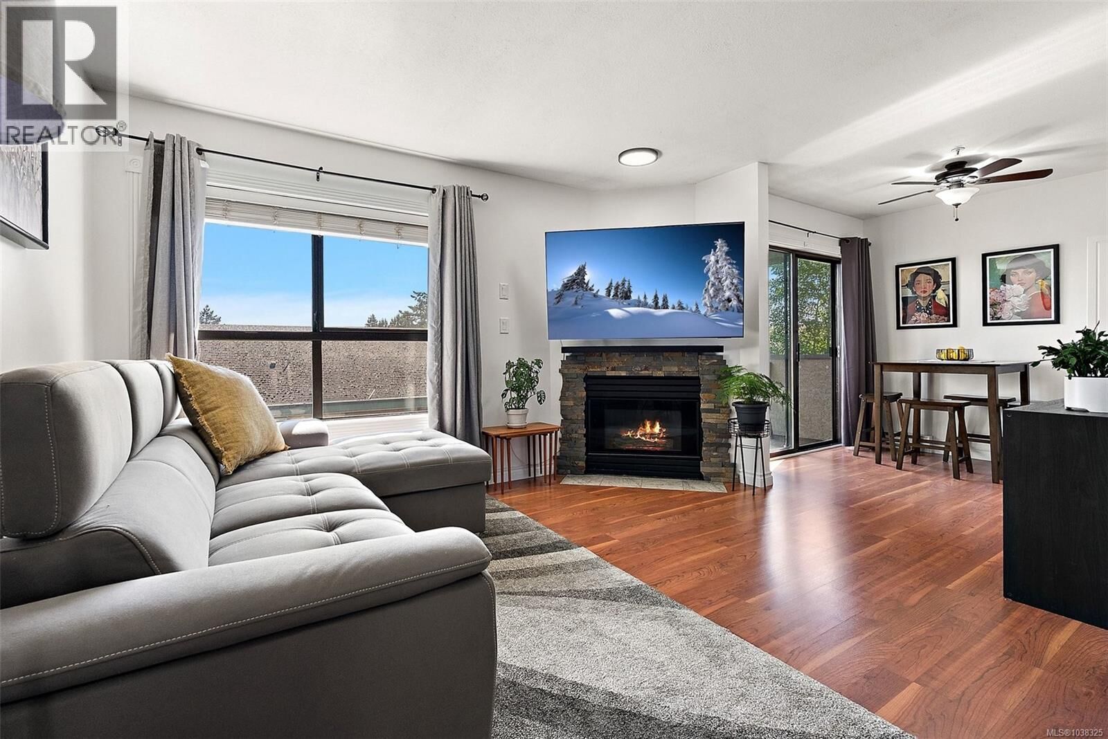 Property Photo:  7 Gorge Road West 306  BC V9A 1L9 