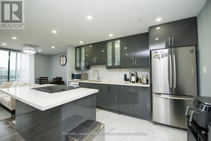 Property Photo:  1210 Radom Street 1901  ON L1W 2Z3 