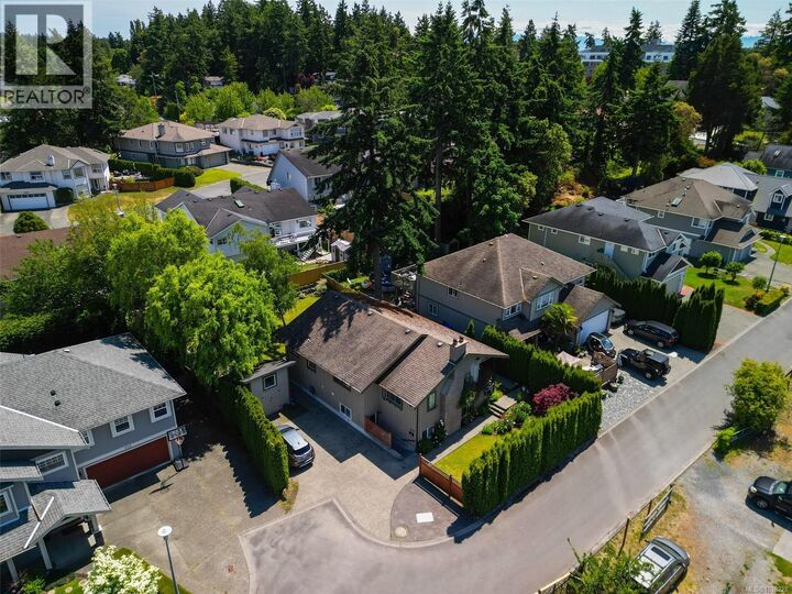 Property Photo: 110 Jedburgh Place BC V9B 6N7