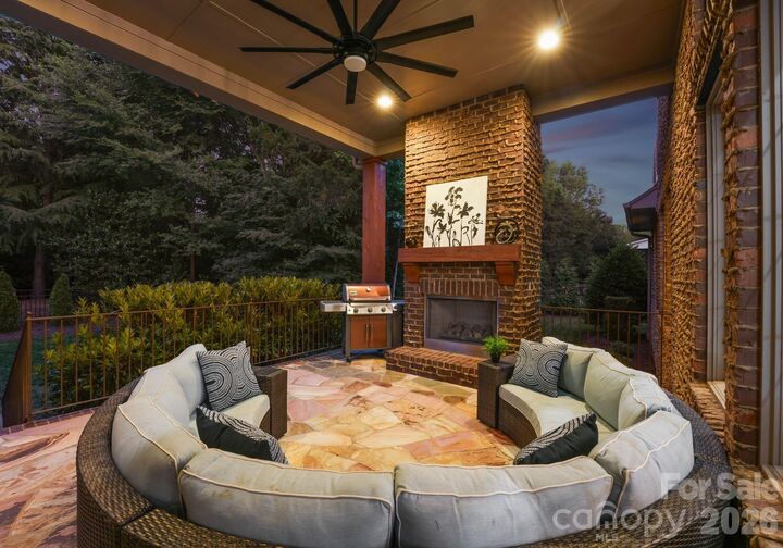 Property Photo:  221 Glenmoor Drive  NC 28173 