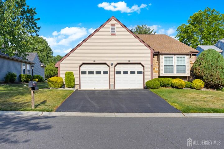 Property Photo:  38 Canterbury Drive  NJ 08831 