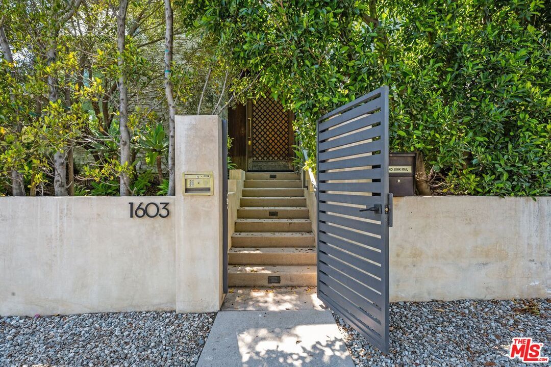 Property Photo: 1603 N Fairfax Ave CA 90046