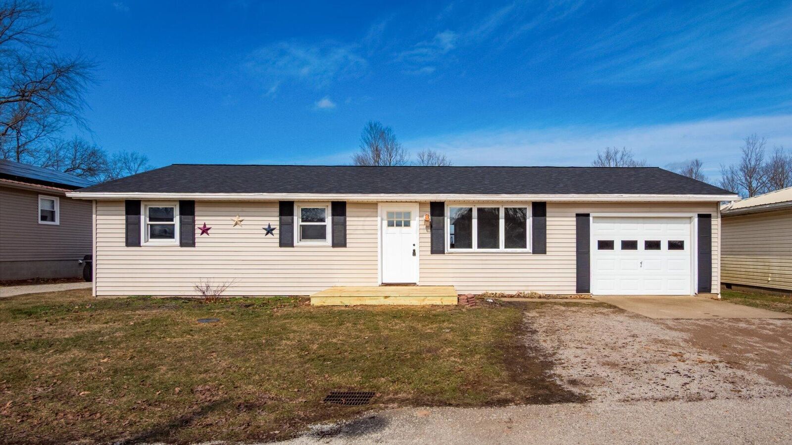 Property Photo:  96 Summit Street  OH 43777 