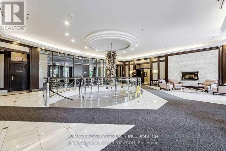 Property Photo: 133 Wynford Drive 607 ON M3C 0J4