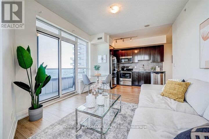 Property Photo:  7171 Yonge Street 2701  ON L3T 0C5 
