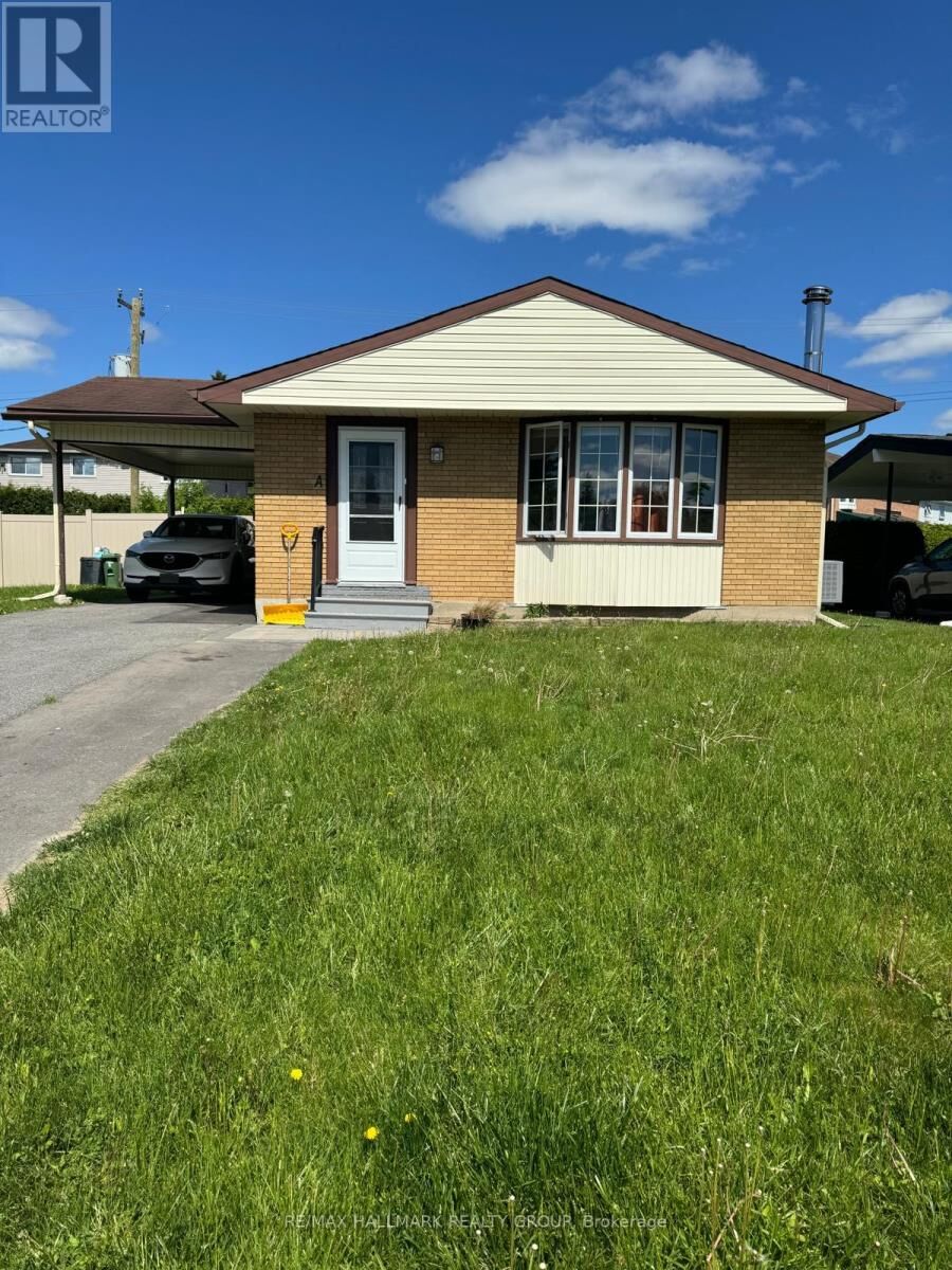 Property Photo:  1387 Sault Street B  ON K1E 1G8 