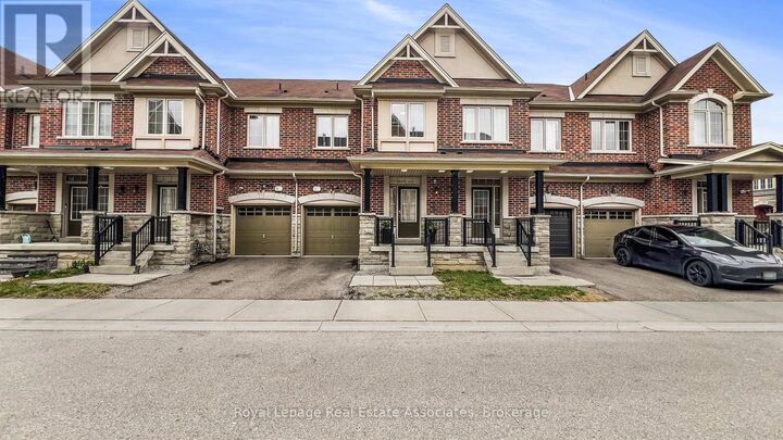 Property Photo:  41 Mazarine Lane  ON L4S 0G2 