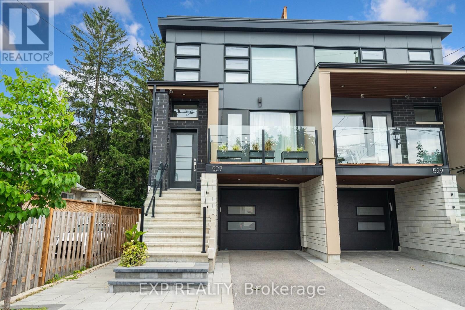 Property Photo:  527 Broadhead Avenue A  ON K1Z 5R9 