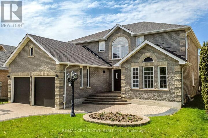 Property Photo:  116 Esther Drive  ON L4N 0V5 