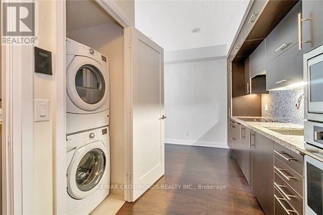 Property Photo:  2 Anndale Drive 606  ON M2N 2W8 