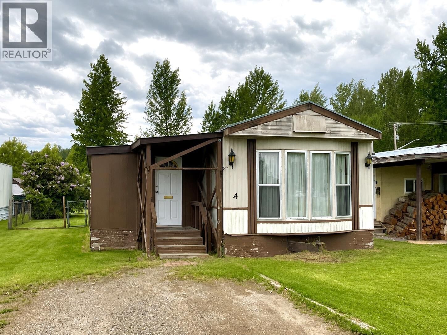 Property Photo:  950 Anderson Drive 4  BC V2J 1G5 