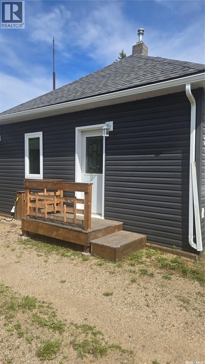 Property Photo:  716 Walsh Avenue  SK S0C 2B0 