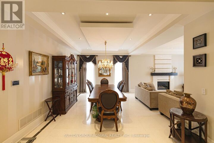 Property Photo:  24 Wedgewood Drive  ON M2M 2H3 