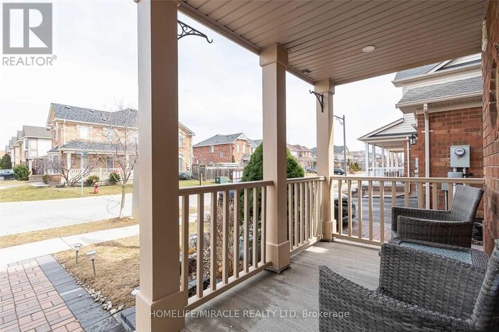 Property Photo:  680 Hamilton Crescent  ON L9T 6H1 