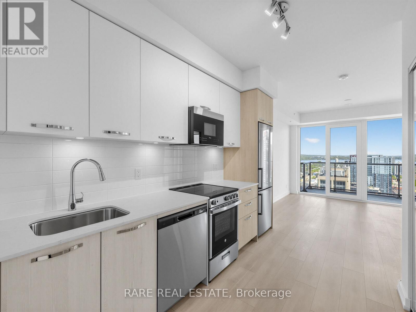 Property Photo:  75 James Street 2104  ON L8P 2Y9 