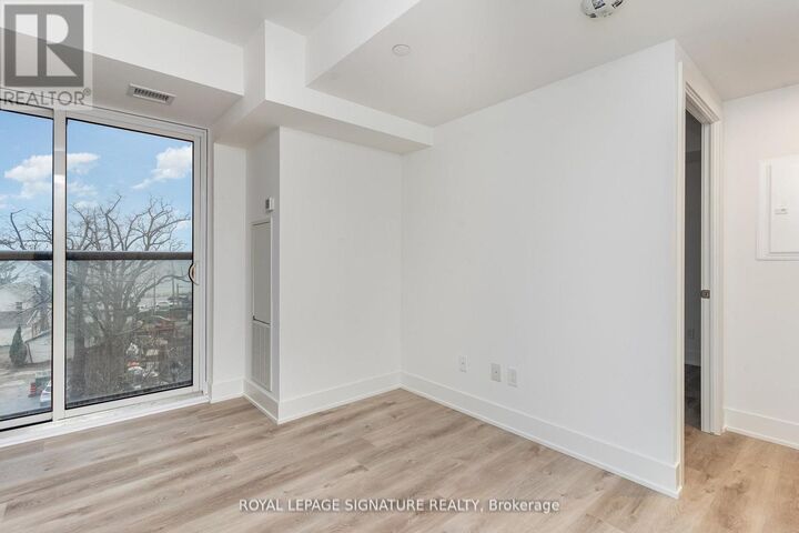 Property Photo: 370 Martha Street 304 ON L7R 0G9