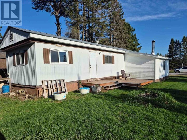 Property Photo: 5 Willa Dr ON P6A 5K7