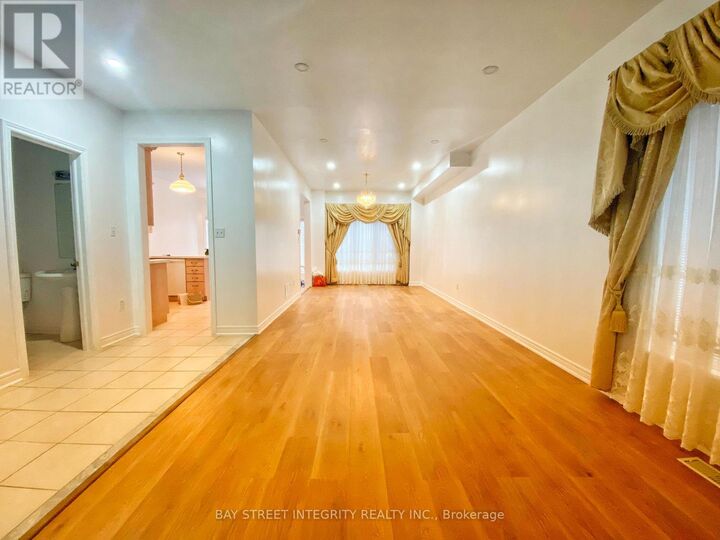 Property Photo:  Main 37 Sandham Crescent  ON L3S 4J7 