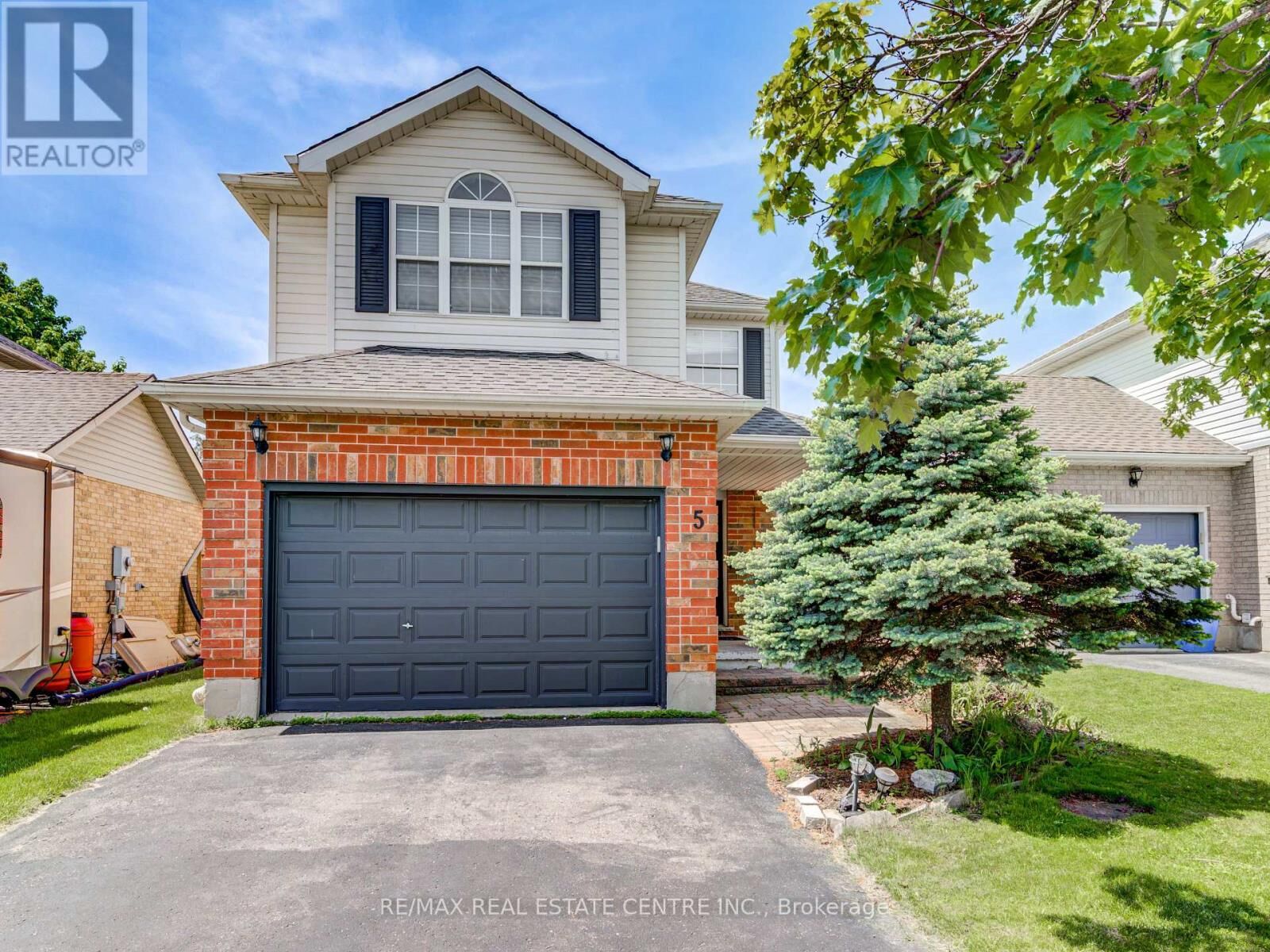 Property Photo:  5 Tulip Drive  ON N4G 5S6 