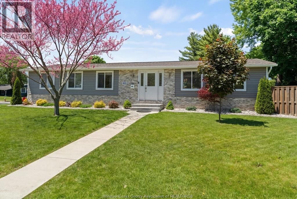 Property Photo: 2895 Stillmeadow ON N8R 1M9