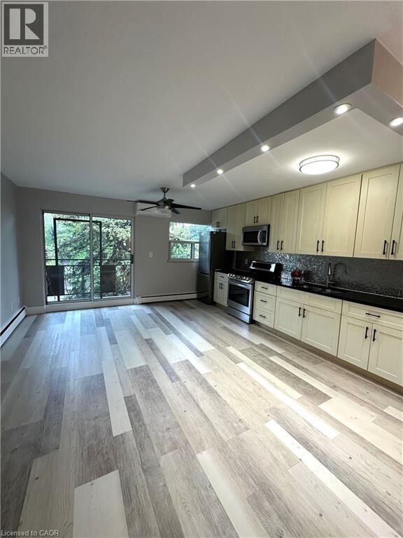 Property Photo:  50 Hilda Avenue 304  ON L8M 3E6 