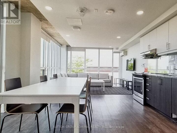 Property Photo:  1900 Simcoe Street North 511  ON L1G 4Y3 