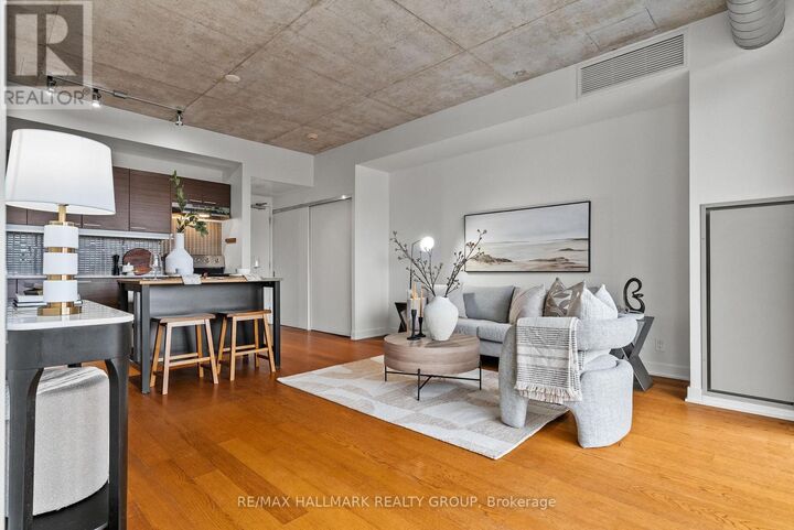 Property Photo:  354 Gladstone Avenue 332  ON K2P 0R4 
