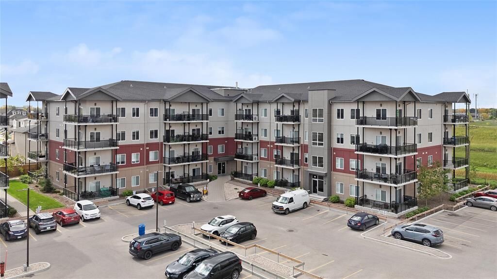 Property Photo:  60 Philip Lee Drive  MB R3W 0P7 