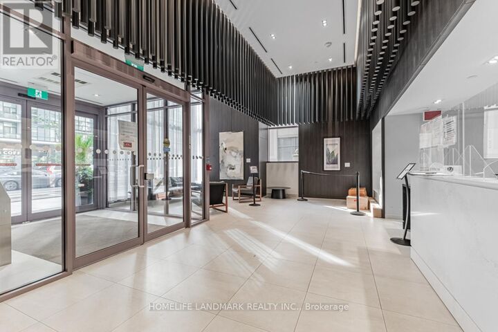 Property Photo: 4065 Confederation Parkway 2107 ON L5B 0L4