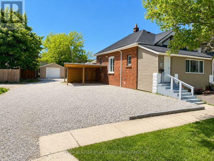 Property Photo:  139 Delaware Street  ON N5Z 2N6 