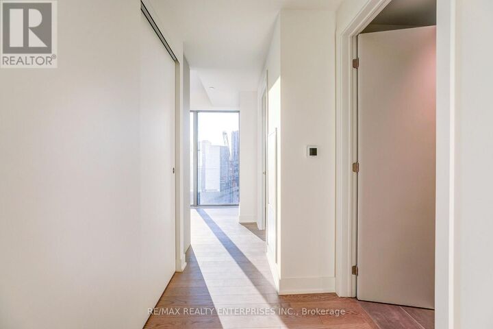 Property Photo:  8 Cumberland Street 1603  ON M4W 0B6 