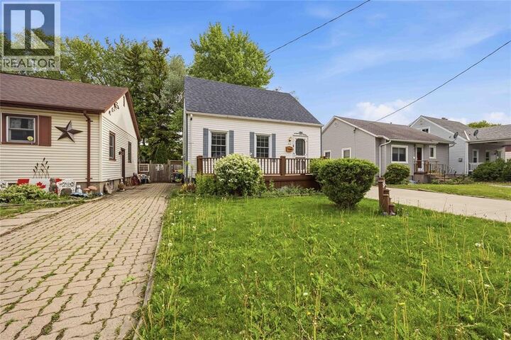 Property Photo:  313 Ross Avenue  ON N7T 1K1 
