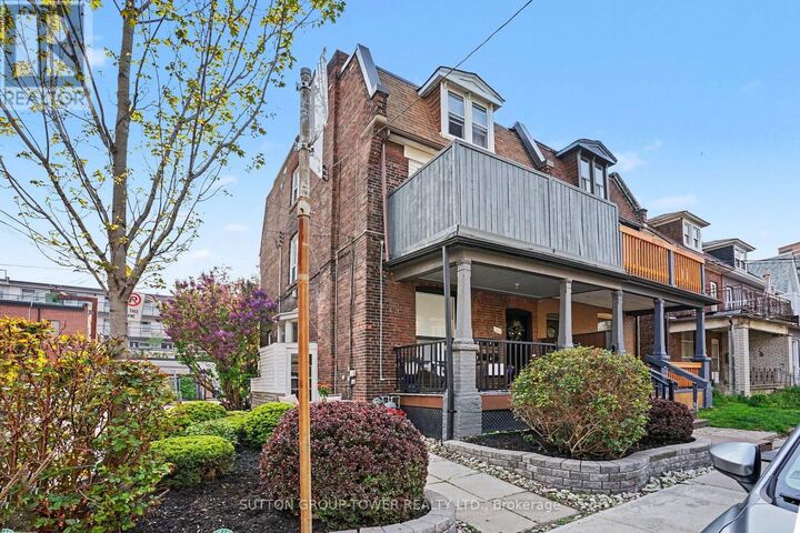 Property Photo:  560 Indian Grove  ON M6P 2J4 