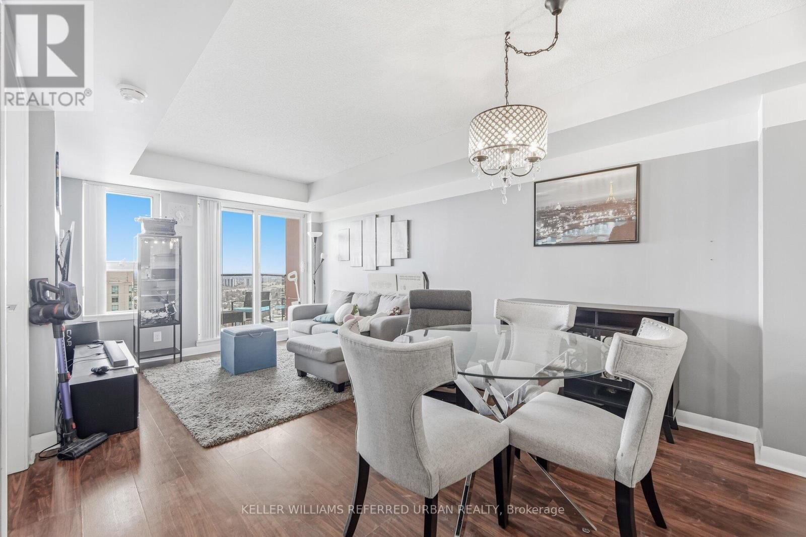 Property Photo:  25 Town Centre Court 3203  ON M1P 0B4 