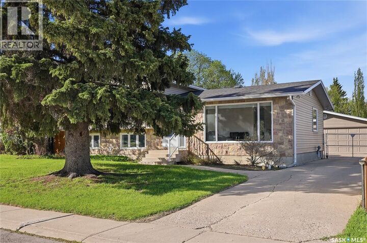 Property Photo: 28 Malta Crescent SK S7L 3W1