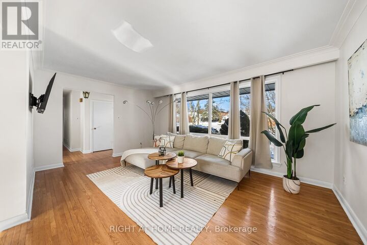 Property Photo: 35 Caswell Drive ON M2M 3M2