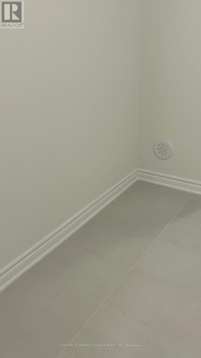 Property Photo:  3361 Thunderbird Promenade East  ON L1X 0N1 