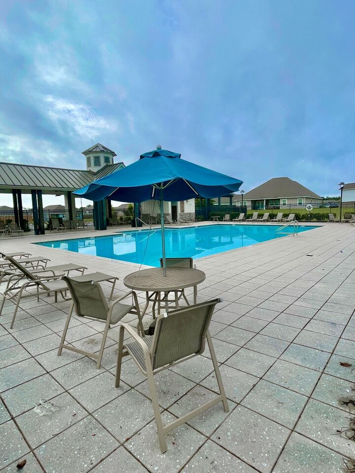 Property Photo:  433 Scarborough Street  FL 32539 