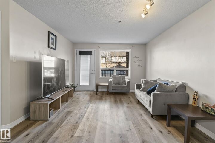 Property Photo:  2106 9357 Simpson Dr NW  AB T6R 0N3 