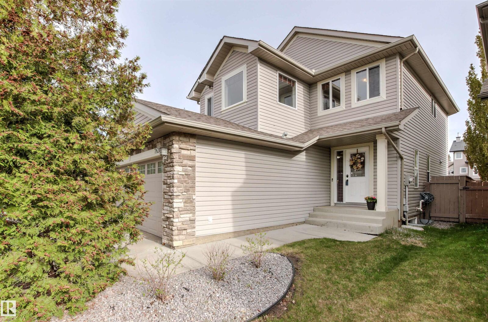 Property Photo: 7420 Singer Landing Landing NW AB T6R 3S2