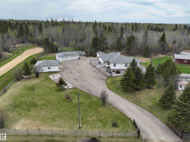Property Photo: 1649 McFarlane Pl AB T0G 0K0