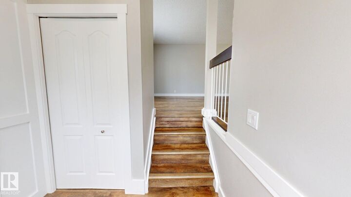 Property Photo:  37 Woodbine Crest  AB T8A 4B1 
