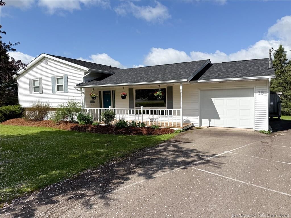 Property Photo:  15 Fennell Drive  NB E4G 2N1 