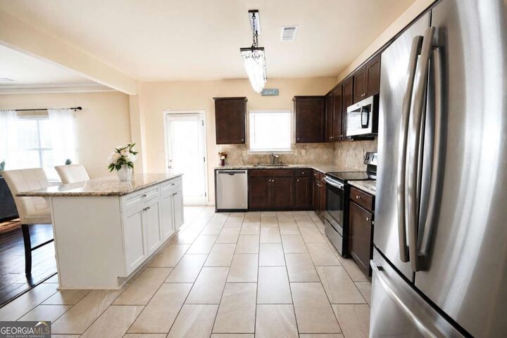 Property Photo: 2066 Villa Spring Court GA 30019