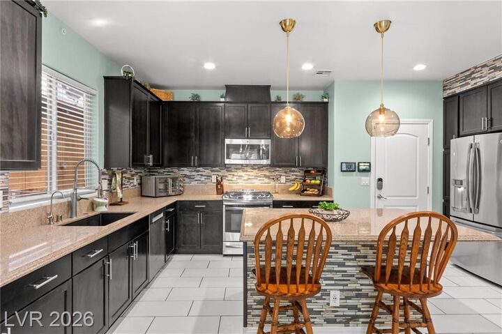 Property Photo: 1409 Sandstone View Way NV 89084