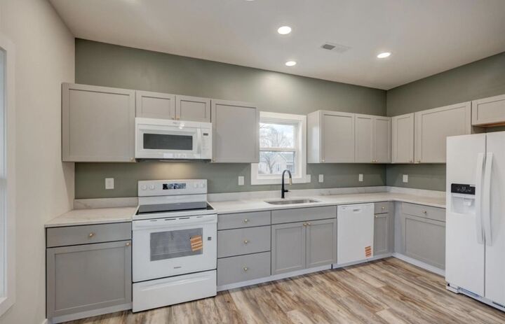 Property Photo: 705 S Webster Street KY 42437