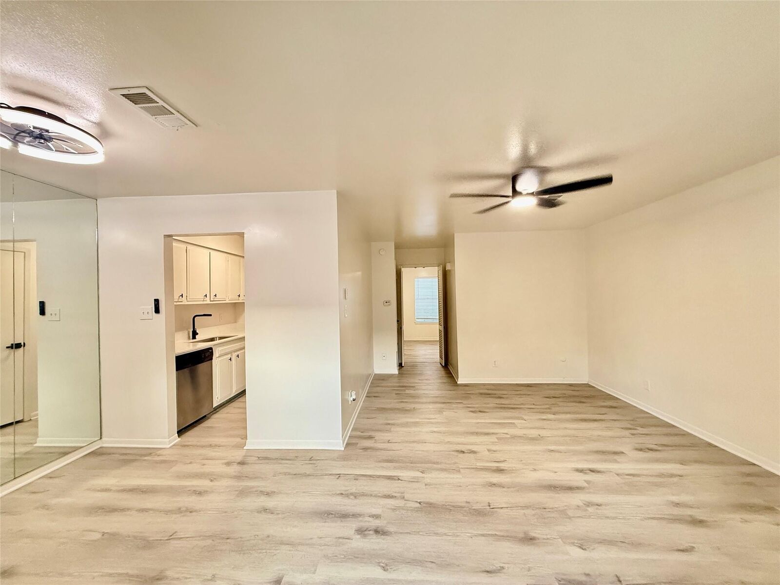 Property Photo: 6401 Skyline Drive 36 TX 77057